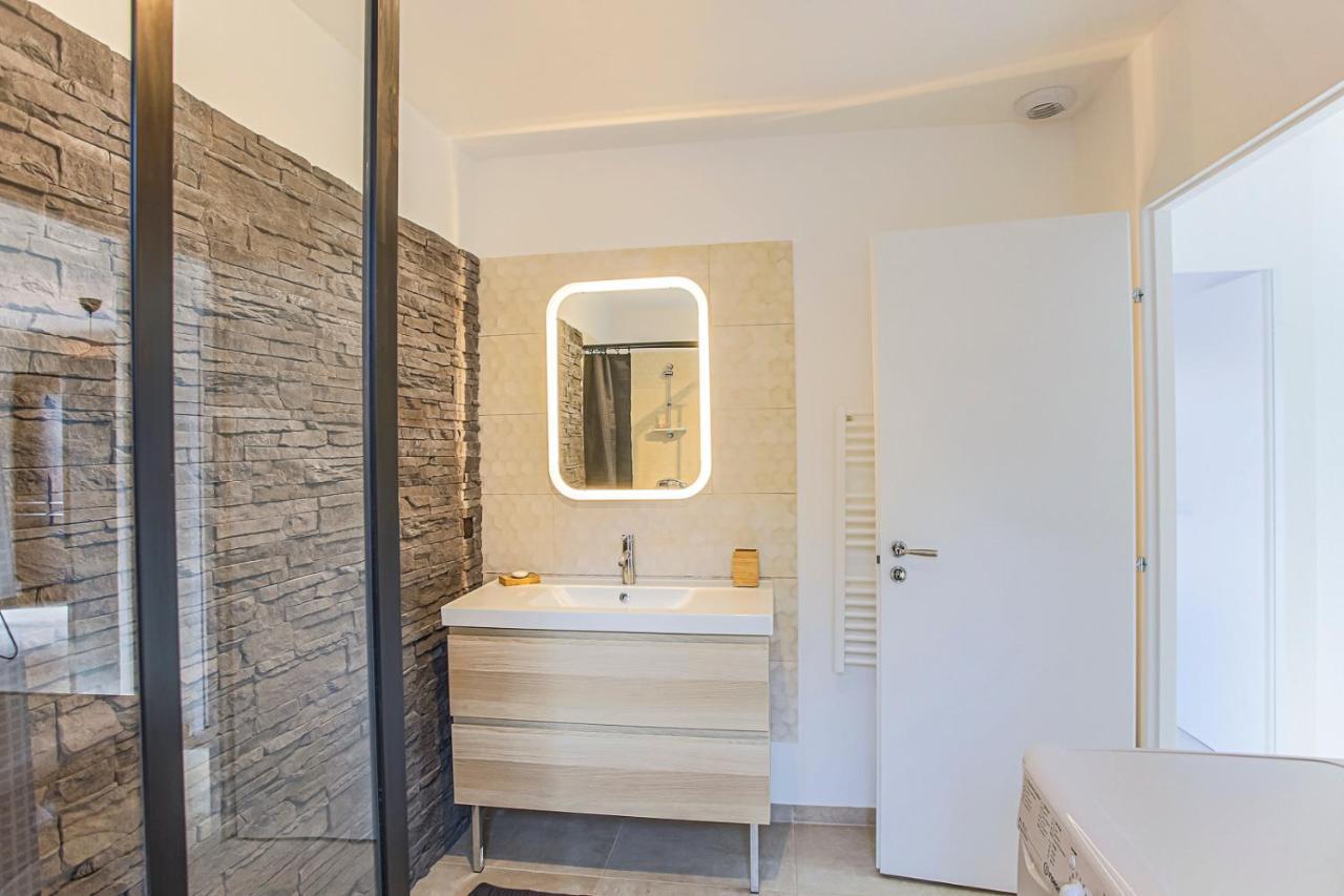 - Jacuzzi - Terrasses - Clim & Bbq -